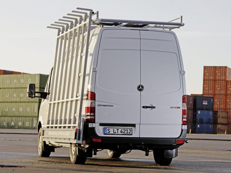  Mercedes-Benz Sprinter High Roof Van 2006 года  (фото 21 из 33)